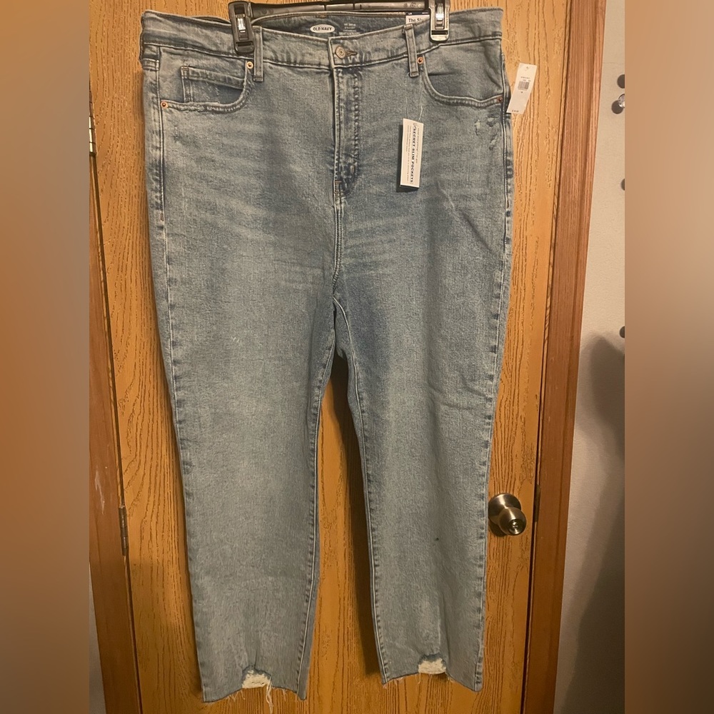 New with tags Old Navy The Sky-Hi Straight. Size 18